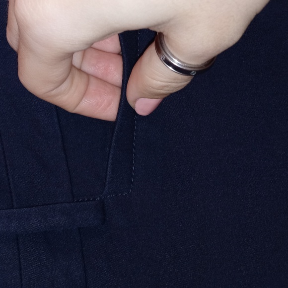 💙Lilly Pulitzer💙 - Midnight Navy Luxury Capri Pant - Picture 9 of 15